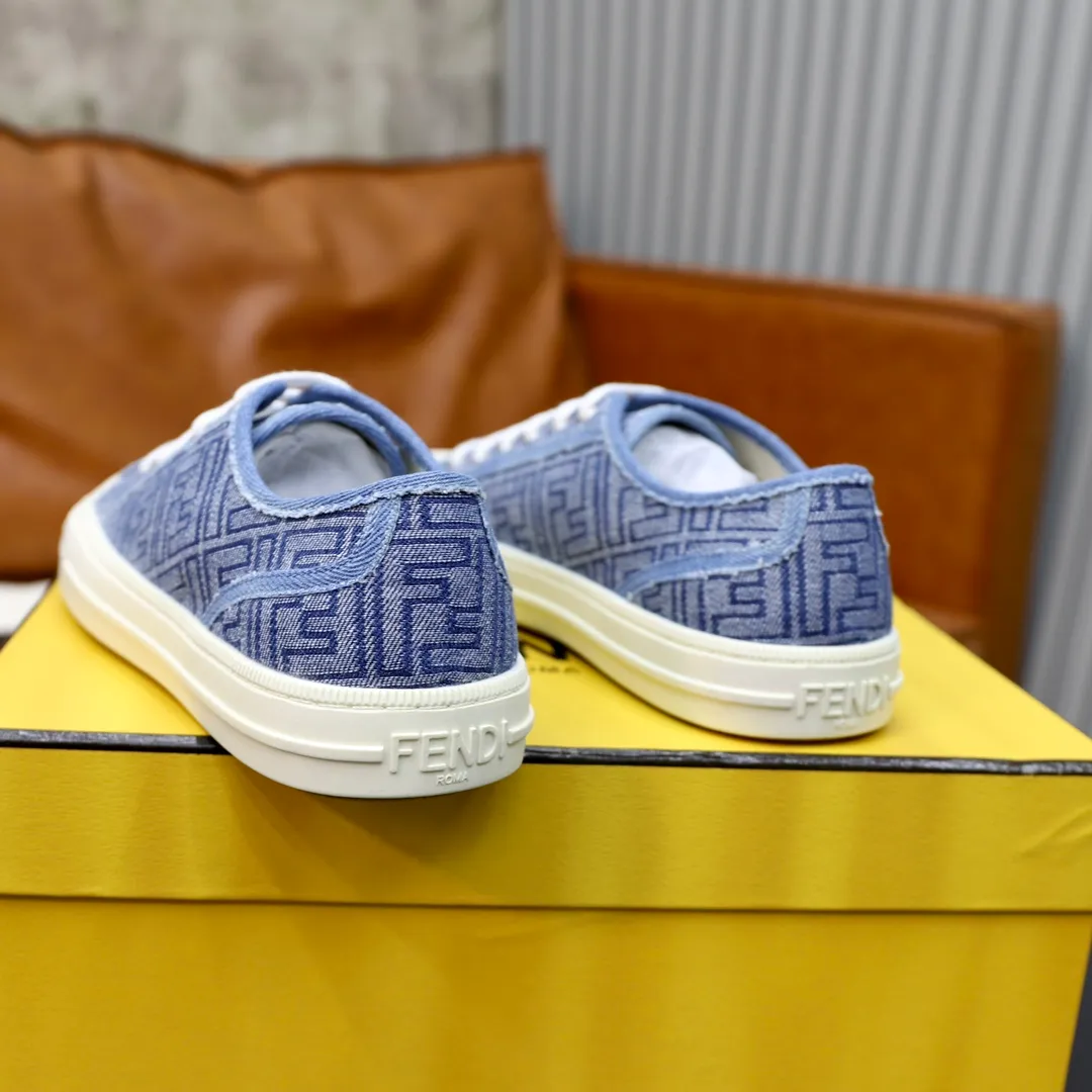 Factory price: 480 original order (couple model) Brand: FENDI Fendi 🙅‍♂️🙅‍♂️🙅‍♂️ Size: Female 35–40, Male 39-44 (45 can be customized) Grade: Official website genuine Material: Imported original LoGO fabric upper Original comfortable lining TPU wear-resistant lightweight outsole Style category: Loafers New trendy shoes Color: actual picture color